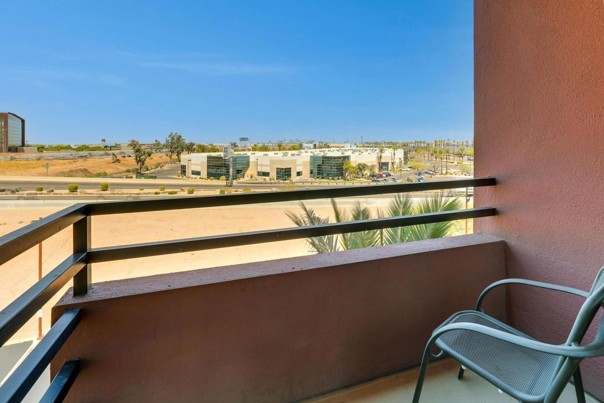Drury Inn & Suites Phoenix Airport Exteriör bild