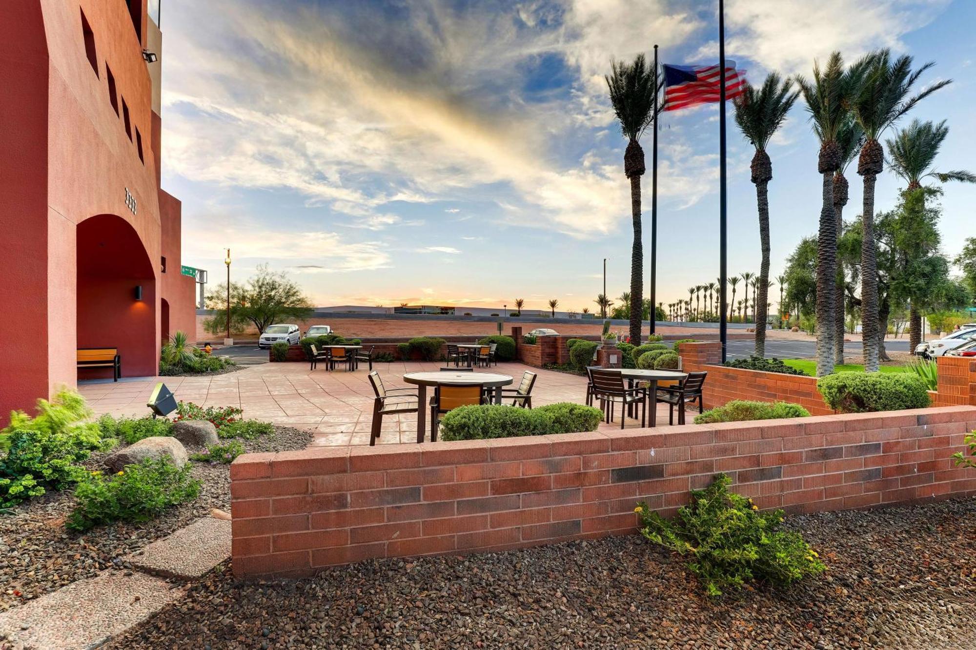 Drury Inn & Suites Phoenix Airport Exteriör bild
