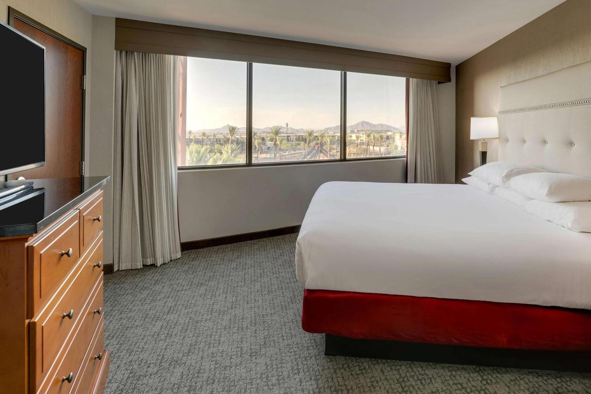 Drury Inn & Suites Phoenix Airport Exteriör bild